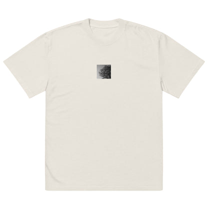 【Faded Bone】
Minimalist mode style oversized faded bone-colored t-shirt with a 'Tree and Wind' black and white photo print on the front / モードストリート系オーバーサイズフェードTシャツ（フェードボーン）、フロントに「木と風」のモノクロ写真プリント（オーバーサイズTシャツ）