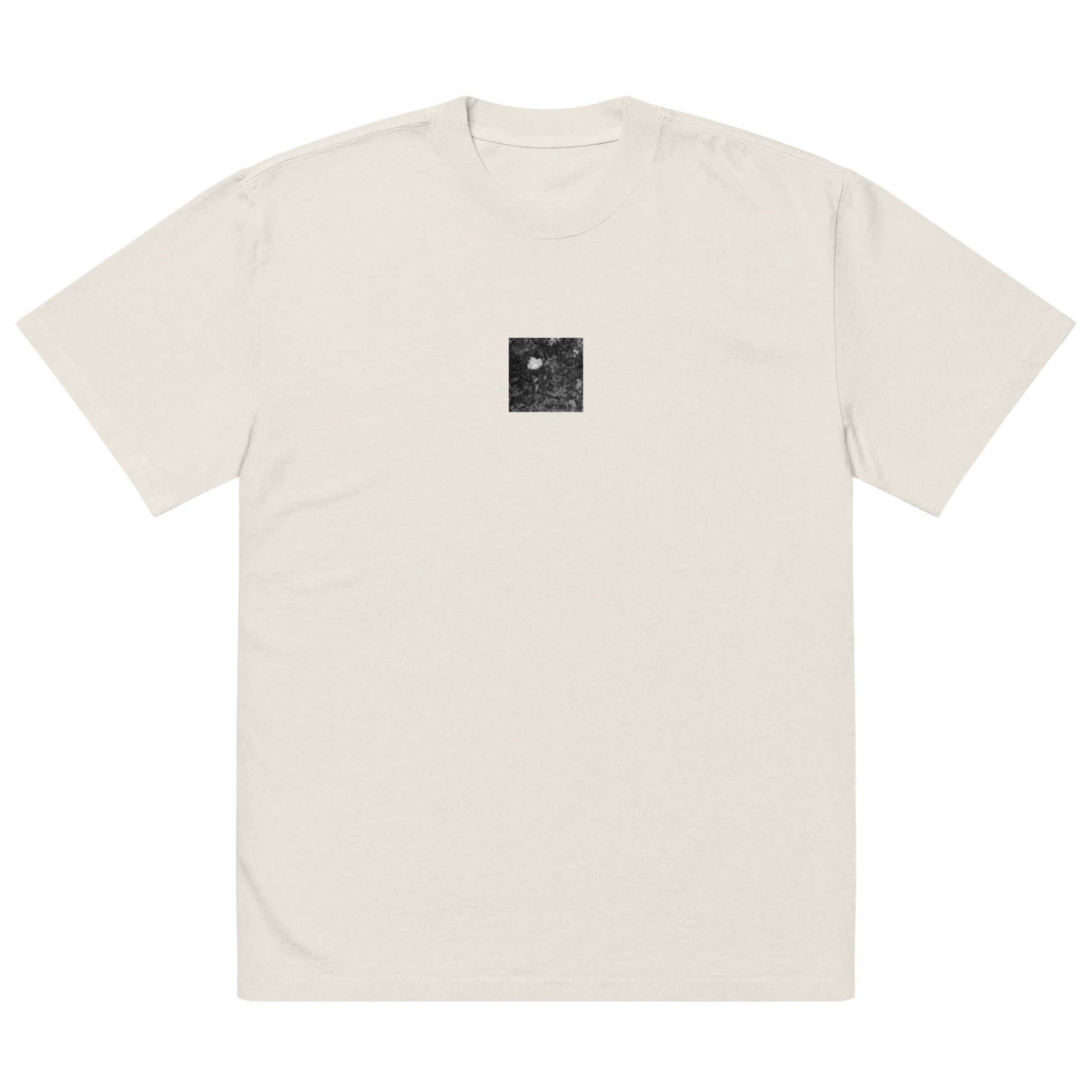 【Faded Bone】
Minimalist mode style oversized faded bone T-shirt with a 'Camellia Flower' black and white photo print on the front / モードストリート系オーバーサイズ・フェードTシャツ（フェードボーン）、フロントに「カメリア（椿）」のモノクロ写真プリント（半袖シャツ）