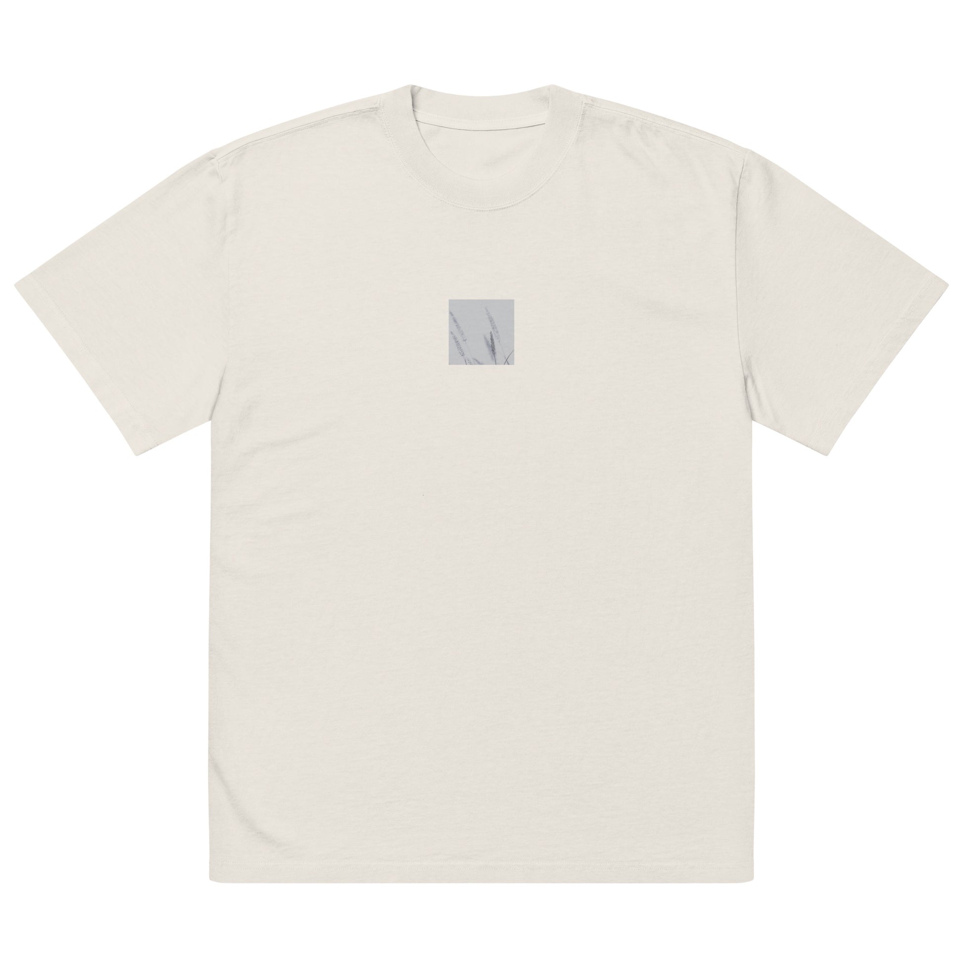 Minimalist mode style unisex oversized faded bone T-shirt with a 'Foxtail Grass' botanical art print / モードストリート系ユニセックス・オーバーサイズTシャツ（フェードボーン）、フロントに「フォックステールグラス」のボタニカルアートプリント