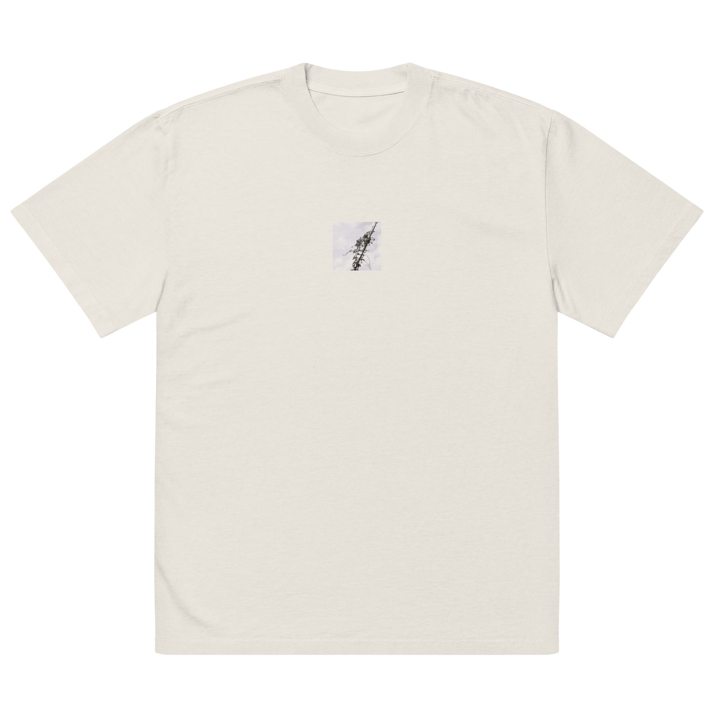 Minimalist mode style unisex premium faded bone oversized faded t-shirt with a 'Vines Entangled on a Utility Pole' black and white photo print / モードストリート系ユニセックス・プレミアム・オーバーサイズ・フェイデッドTシャツ（フェイデッドボーン）、フロントに「電柱に絡まるツル」のモノクロ写真プリント（Tシャツ）