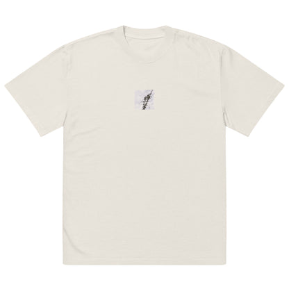 Minimalist mode style unisex premium faded bone oversized faded t-shirt with a 'Vines Entangled on a Utility Pole' black and white photo print / モードストリート系ユニセックス・プレミアム・オーバーサイズ・フェイデッドTシャツ（フェイデッドボーン）、フロントに「電柱に絡まるツル」のモノクロ写真プリント（Tシャツ）