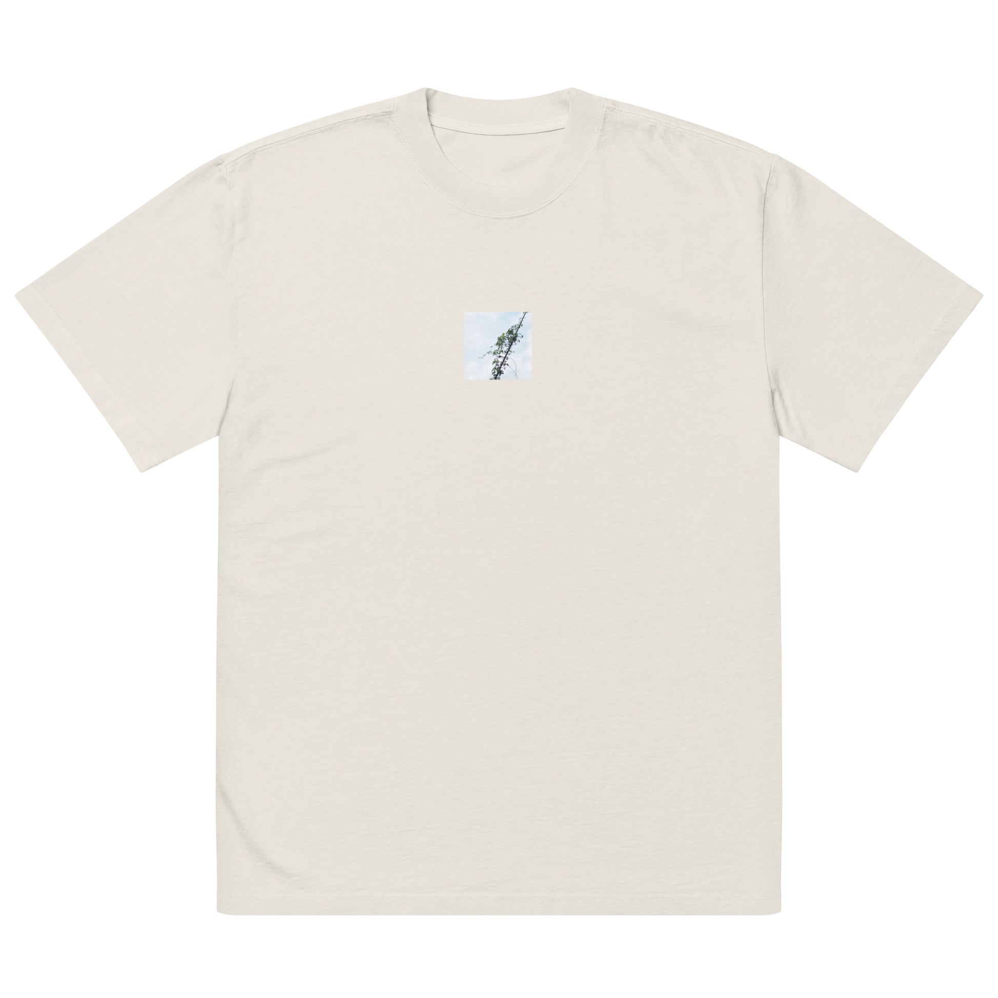 Minimalist mode style unisex premium faded bone oversized faded t-shirt with a 'Vines Entangled on a Utility Pole' photo print / モードストリート系ユニセックス・プレミアム・オーバーサイズ・フェイデッドTシャツ（フェイデッドボーン）、フロントに「電柱に絡まるツル」の写真プリント（Tシャツ）