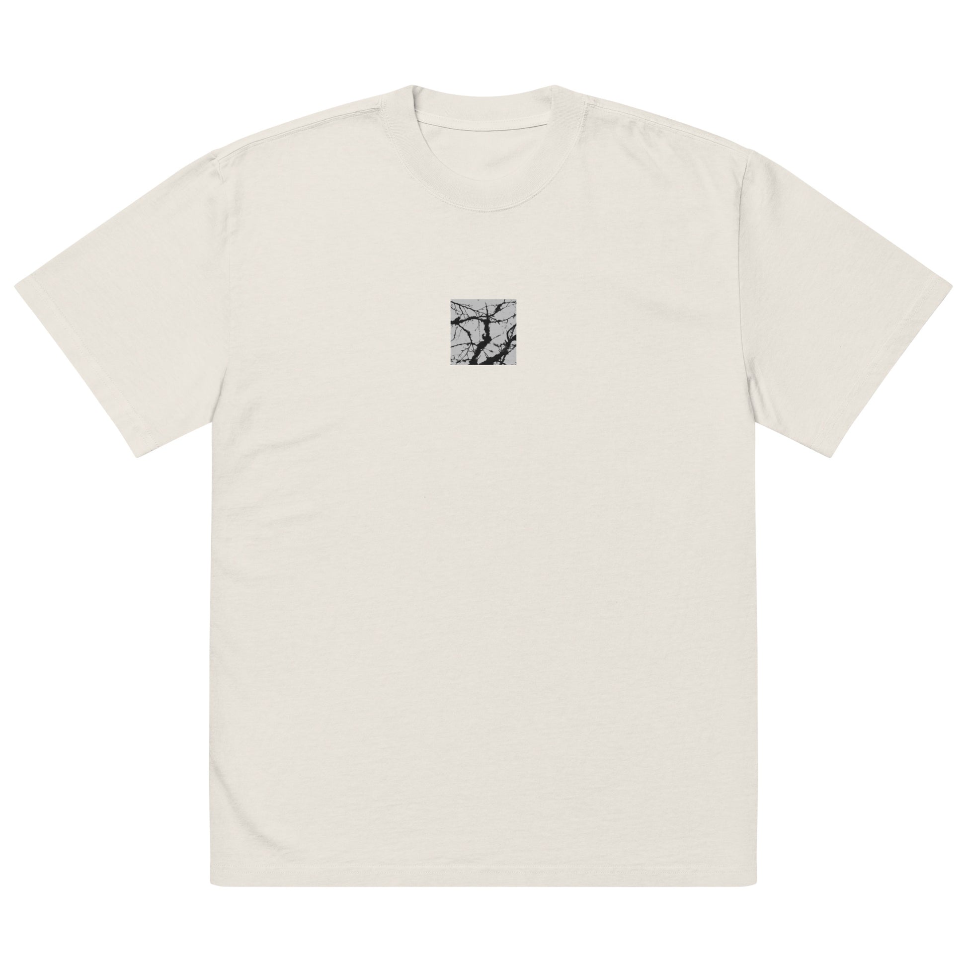 Minimalist mode style unisex faded bone oversized faded t-shirt with a 'Bare Tree' black and white photo print / モードストリート系ユニセックス・フェイデッドボーン・オーバーサイズ・フェイデッドTシャツ、フロントに「Bare Tree（枯れ木）」のモノクロ写真プリント（Tシャツ）