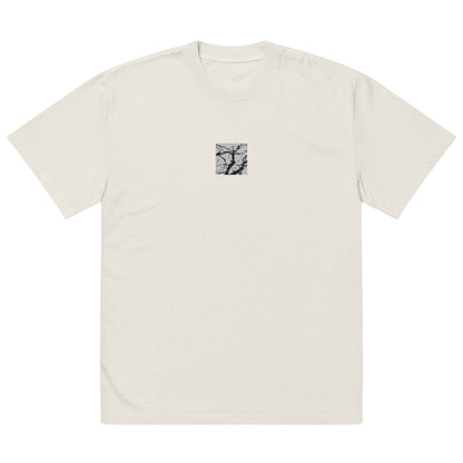 Minimalist mode style unisex faded bone oversized faded t-shirt with a 'Bare Tree' black and white photo print / モードストリート系ユニセックス・フェイデッドボーン・オーバーサイズ・フェイデッドTシャツ、フロントに「Bare Tree（枯れ木）」のモノクロ写真プリント（Tシャツ）
