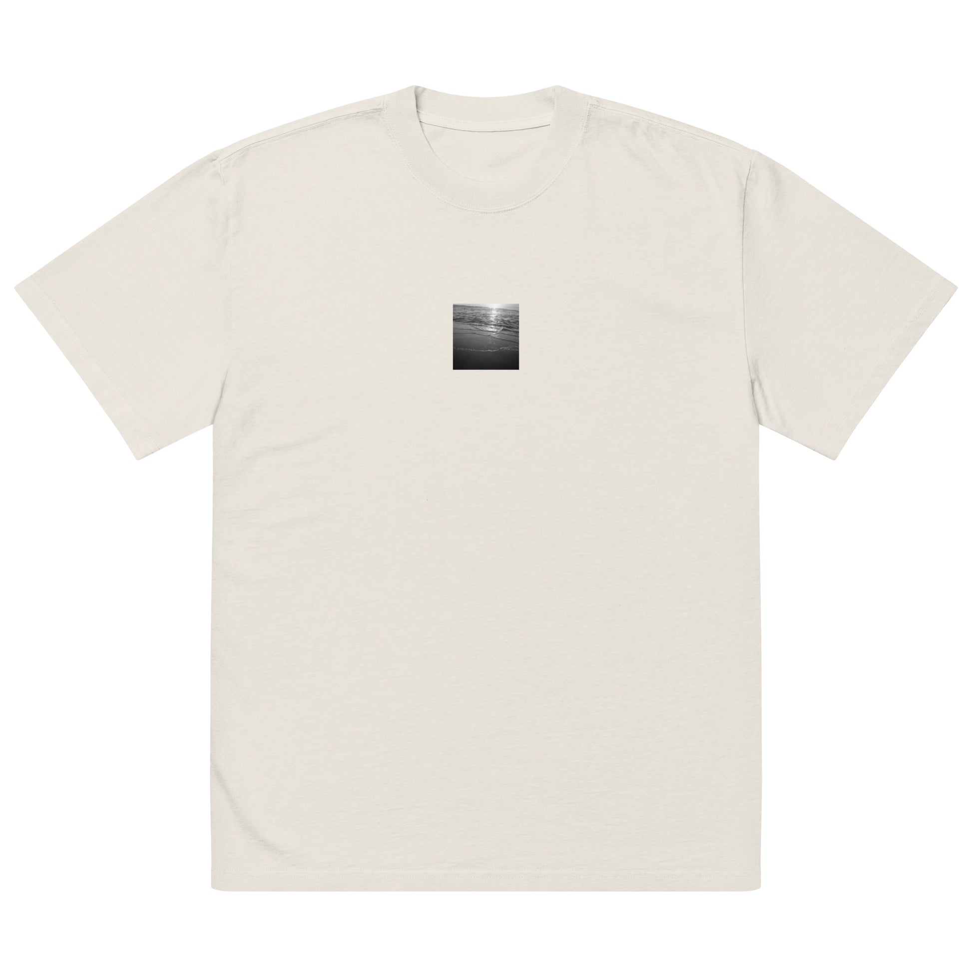 Minimalist mode style unisex oversized faded bone t-shirt with an 'Ocean Beach' black and white photo print / モードストリート系ユニセックス・オーバーサイズ・フェイデッドTシャツ（フェイデッドボーン）、「Ocean Beach（オーシャンビーチ）」のモノクロ写真プリント