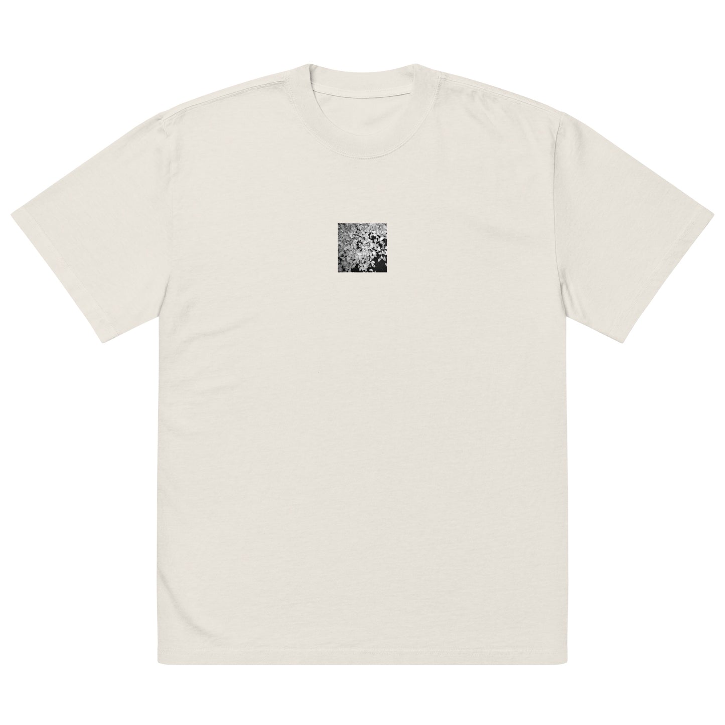 Minimalist streetwear style oversized faded T-shirt in bone featuring the 'Ginkgo Biloba (B&W)' photo art on the front. / モードストリート系オーバーサイズ・フェードTシャツ（ボーン）フロントに「イチョウ (モノクロ)」のフォトアートを配したデザイン。