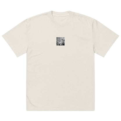Minimalist streetwear style oversized faded T-shirt in bone featuring the 'Ginkgo Biloba (B&W)' photo art on the front. / モードストリート系オーバーサイズ・フェードTシャツ（ボーン）フロントに「イチョウ (モノクロ)」のフォトアートを配したデザイン。