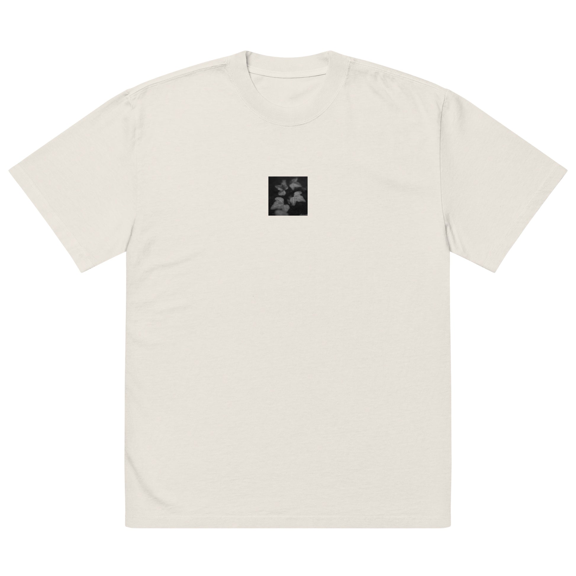 Minimalist streetwear style oversized faded T-shirt in bone featuring the 'ivy (B&W)' photo art on the front. / モードストリート系オーバーサイズ・フェードTシャツ（ボーン）フロントに「アイビー（モノクロ）」のフォトアートを配したデザイン。