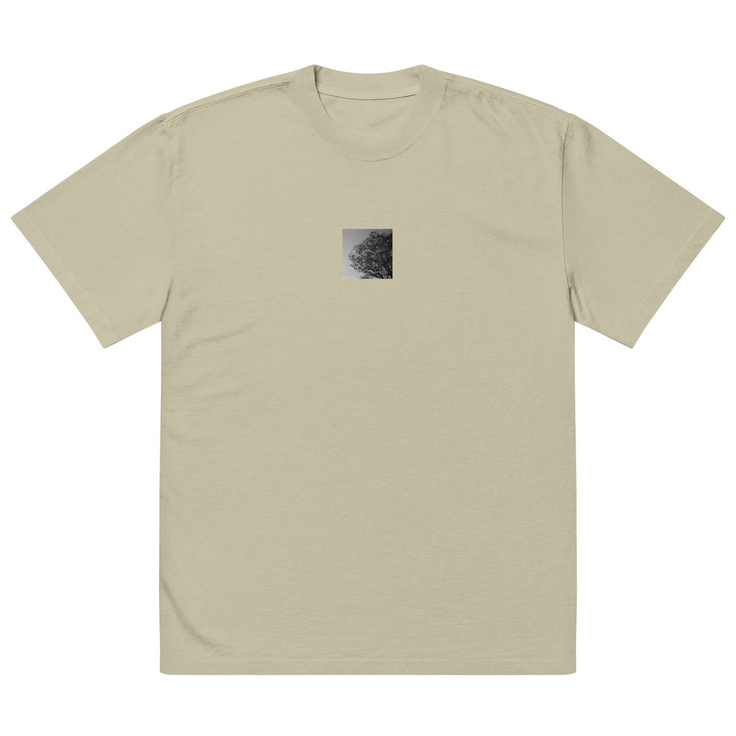 【Faded Eucalyptus】
Minimalist mode style oversized faded eucalyptus t-shirt with a 'Tree and Wind' black and white photo print on the front / モードストリート系オーバーサイズフェードTシャツ（フェードユーカリ）、フロントに「木と風」のモノクロ写真プリント（オーバーサイズTシャツ）
