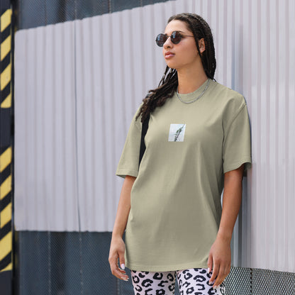 Minimalist mode style unisex premium faded eucalyptus oversized faded t-shirt with a 'Vines Entangled on a Utility Pole' photo print / モードストリート系ユニセックス・プレミアム・オーバーサイズ・フェイデッドTシャツ（フェイデッドユーカリ）、フロントに「電柱に絡まるツル」の写真プリント（Tシャツ）