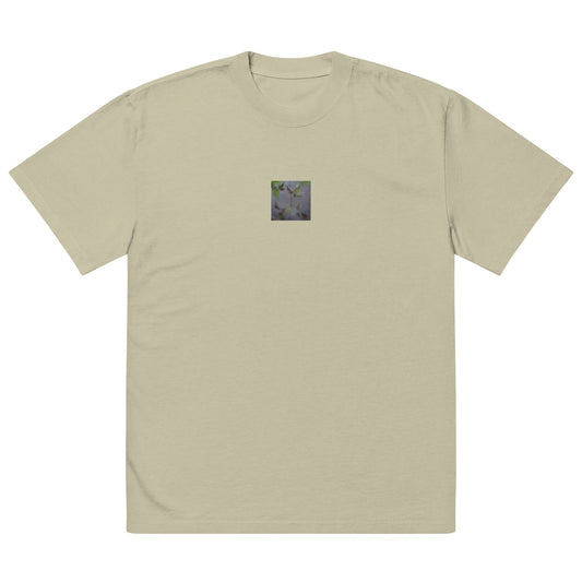 Minimalist mode style unisex faded eucalyptus oversized faded t-shirt with a 'Water Surface & Leaves' art print / モードストリート系ユニセックス・フェイデッドユーカリ・オーバーサイズ・フェイデッドTシャツ、フロントに「水面と葉」のアートプリント（Tシャツ）