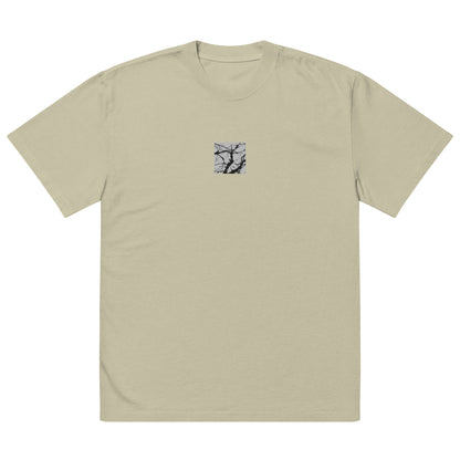 Minimalist mode style unisex faded eucalyptus oversized faded t-shirt with a 'Bare Tree' black and white photo print / モードストリート系ユニセックス・フェイデッドユーカリ・オーバーサイズ・フェイデッドTシャツ、フロントに「Bare Tree（枯れ木）」のモノクロ写真プリント（Tシャツ）