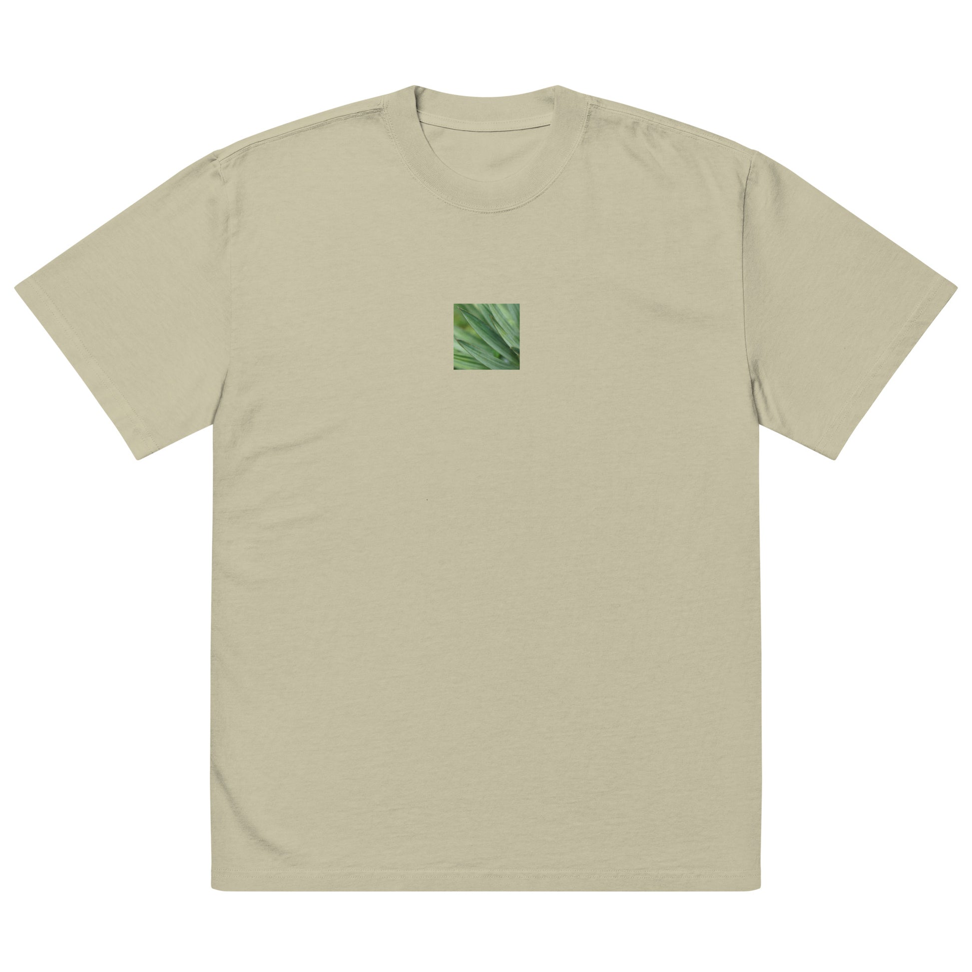 Minimalist streetwear style unisex oversized faded T-shirt in washed eucalyptus, featuring a vibrant Yucca plant color photograph on the chest. A clean, sophisticated aesthetic with a soft, lived-in feel. / モードストリート系ユニセックス・フェードユーカリプタス・オーバーサイズTシャツ。フロントにユッカ植物のカラー写真プリント。都会的で洗練された色合いのミニマリスト・ストリートウェア。