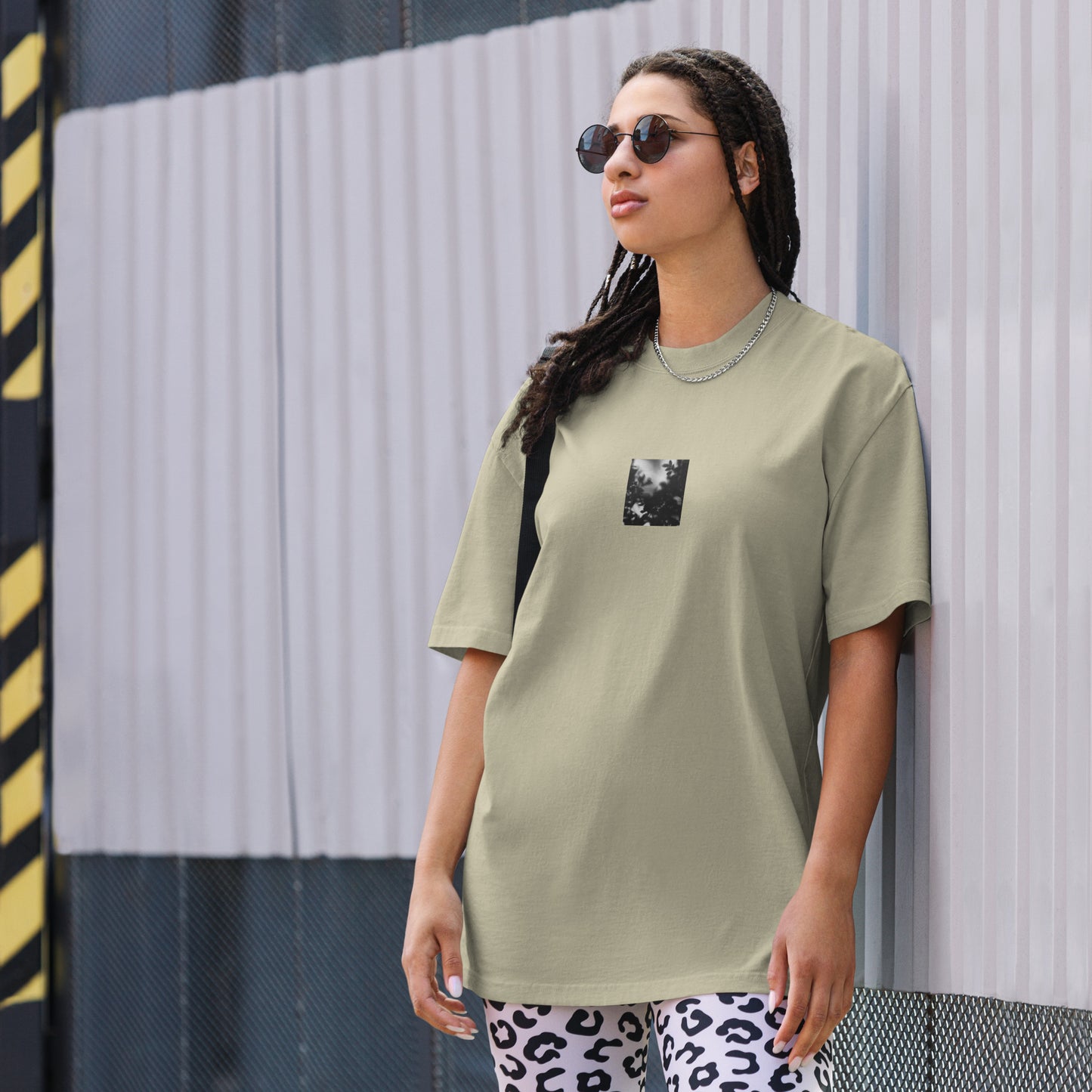 Minimalist streetwear style unisex oversized faded T-shirt in washed eucalyptus, featuring a 'Tree Branches' black and white photograph print on the chest. / Tree Branches（木の枝）B&W オーバーサイズ・フェードTシャツ（フェードユーカリプタス）：都会的で洗練された色合いの、ミニマリストのためのモードストリート系Tシャツ。