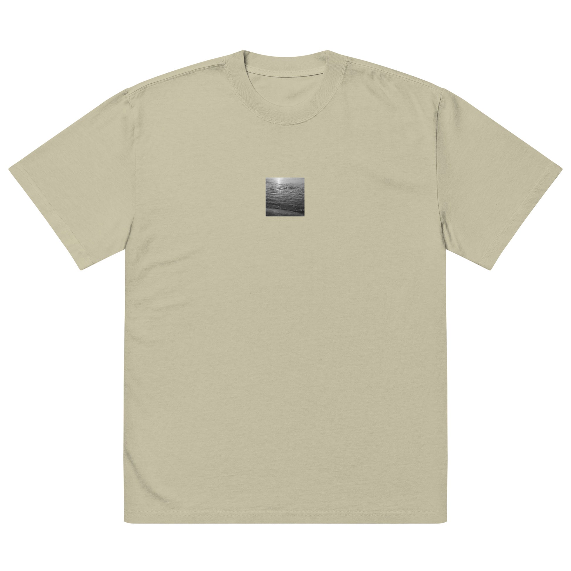 Minimalist streetwear style premium heavyweight oversized faded t-shirt in faded eucalyptus, featuring the 'Ocean Beach (B&W)' photograph. / 「Ocean Beach (B&W)」プレミアムオーバーサイズ・フェードTシャツ（フェードユーカリ）：柔らかなニュアンスカラー。打ち寄せる波をモノクロで捉えた、肉厚でモダンなストリート系Tシャツ。