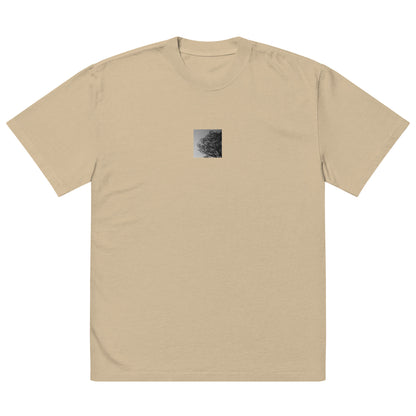 【Faded Khaki】
Minimalist mode style oversized faded khaki t-shirt with a 'Tree and Wind' black and white photo print on the front / モードストリート系オーバーサイズフェードTシャツ（フェードカーキ）、フロントに「木と風」のモノクロ写真プリント（オーバーサイズTシャツ）