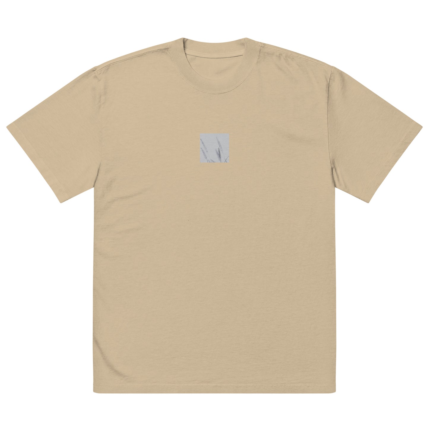 Minimalist mode style unisex oversized faded khaki T-shirt with a 'Foxtail Grass' botanical art print / モードストリート系ユニセックス・オーバーサイズTシャツ（フェードカーキ）、フロントに「フォックステールグラス」のボタニカルアートプリント