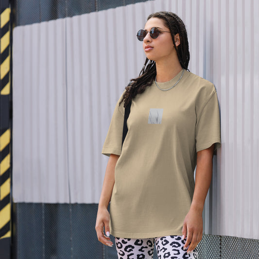 Minimalist mode style unisex oversized faded khaki T-shirt with a 'Foxtail Grass' botanical art print / モードストリート系ユニセックス・オーバーサイズTシャツ（フェードカーキ）、フロントに「フォックステールグラス」のボタニカルアートプリント