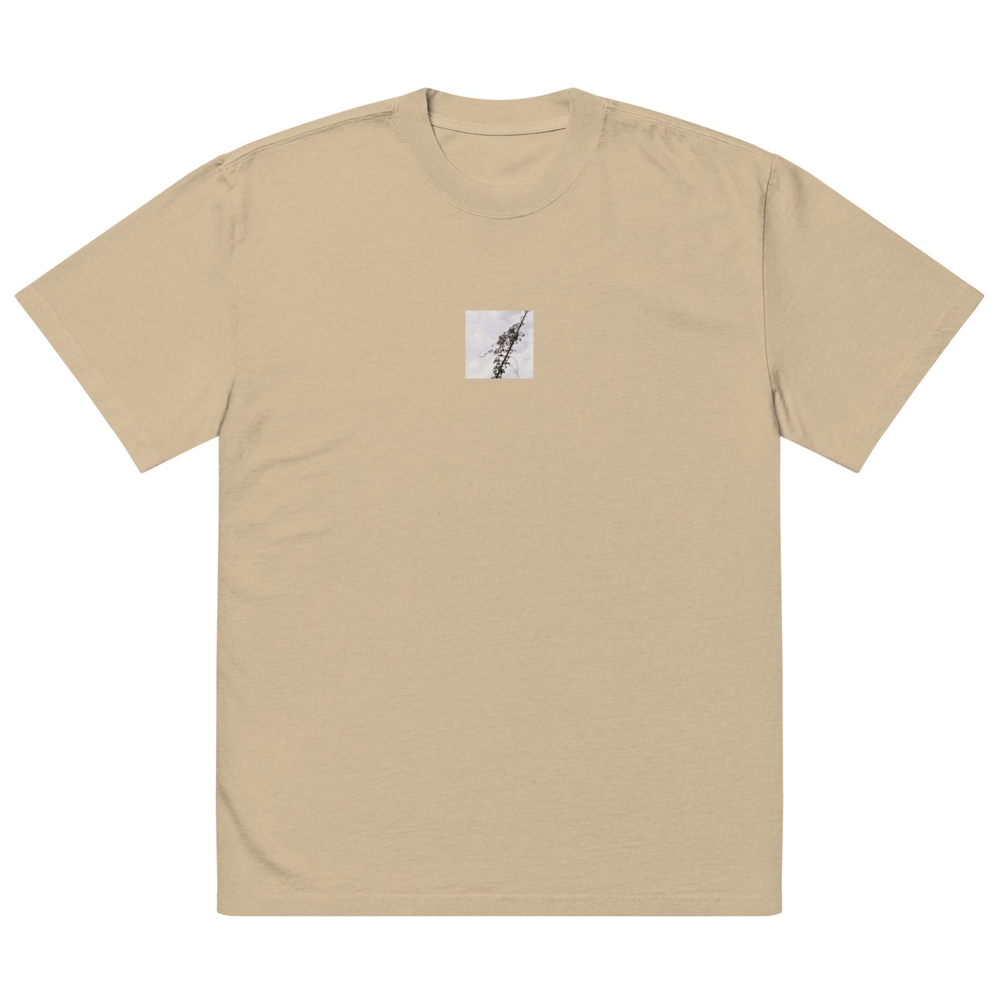 Minimalist mode style unisex premium faded khaki oversized faded t-shirt with a 'Vines Entangled on a Utility Pole' black and white photo print / モードストリート系ユニセックス・プレミアム・オーバーサイズ・フェイデッドTシャツ（フェイデッドカーキ）、フロントに「電柱に絡まるツル」のモノクロ写真プリント（Tシャツ）