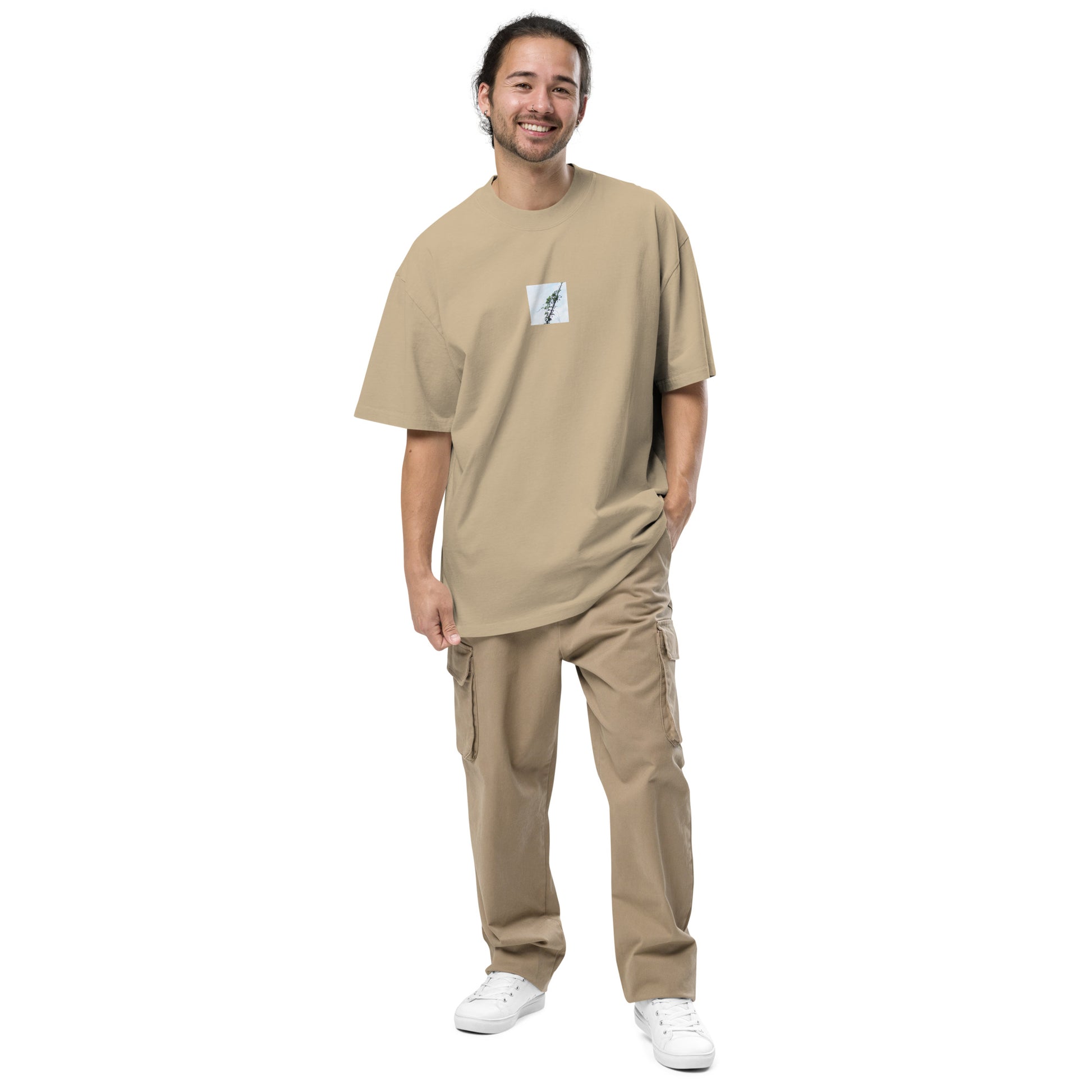 Minimalist mode style unisex premium faded khaki oversized faded t-shirt with a 'Vines Entangled on a Utility Pole' photo print / モードストリート系ユニセックス・プレミアム・オーバーサイズ・フェイデッドTシャツ（フェイデッドカーキ）、フロントに「電柱に絡まるツル」の写真プリント（Tシャツ）