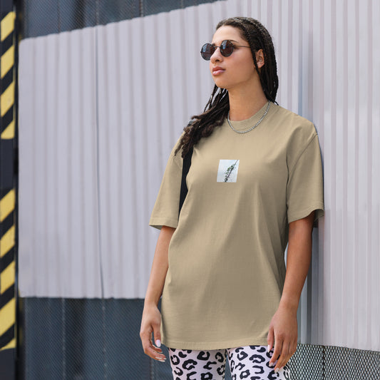 Minimalist mode style unisex premium faded khaki oversized faded t-shirt with a 'Vines Entangled on a Utility Pole' photo print / モードストリート系ユニセックス・プレミアム・オーバーサイズ・フェイデッドTシャツ（フェイデッドカーキ）、フロントに「電柱に絡まるツル」の写真プリント（Tシャツ）