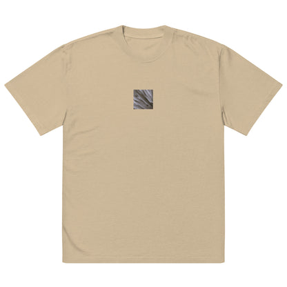 Minimalist mode style unisex oversized faded khaki t-shirt with a 'Yucca Plant' black and white photo print / モードストリート系ユニセックス・オーバーサイズ・フェイデッドTシャツ（フェイデッドカーキ）、フロントに「Yucca Plant（ユッカの植物）」のモノクロ写真プリント（Tシャツ）