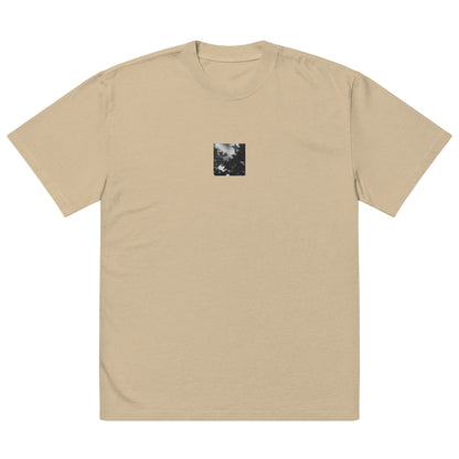 Minimalist streetwear style unisex oversized faded T-shirt in washed khaki, featuring a 'Tree Branches' black and white photograph print on the chest. / Tree Branches（木の枝）B&W オーバーサイズ・フェードTシャツ（フェードカーキ）：落ち着いた色味のウォッシュ加工が魅力、モダンでミニマルなモードストリート系Tシャツ。