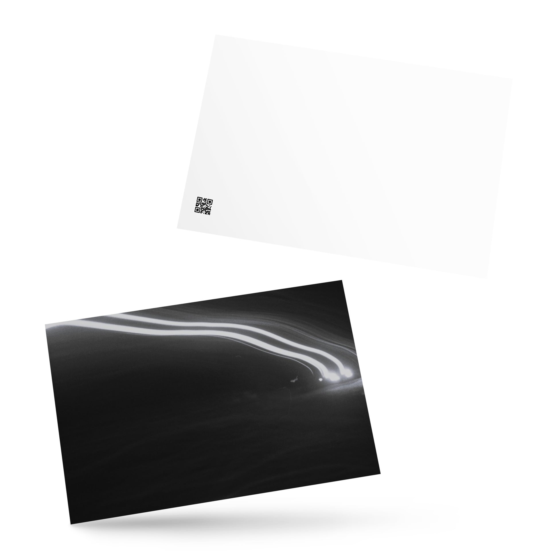 Minimalist streetwear style postcard featuring a 'Night Car Lights' B&W photograph. Printed on thick, durable matte cardstock. / Night Car Lights (B&W) ポストカード：都会の夜の光の軌跡を捉えたモノクロ写真デザイン。モードストリート系ミニマリストの洗練されたアートカード。