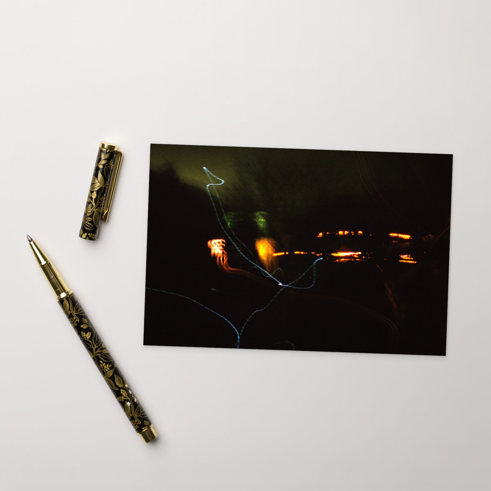Minimalist streetwear style postcard featuring an artistic 'Night Light' photograph. Printed on thick, durable matte cardstock. / Night Light ポストカード：夜の光の幻想的な風景を捉えたアート写真。モードストリート系ミニマリストのための洗練されたポストカード。