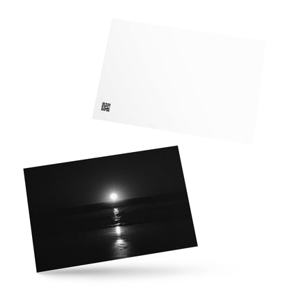 Minimalist postcard featuring the 'Ocean Sunbeams (B&W)' photograph, perfect as a greeting card or miniature art print. / 「Ocean Sunbeams (B&W)」ポストカード：海面に反射する光をモノクロで捉えた、洗練されたミニマルなデザインのアートポストカード。