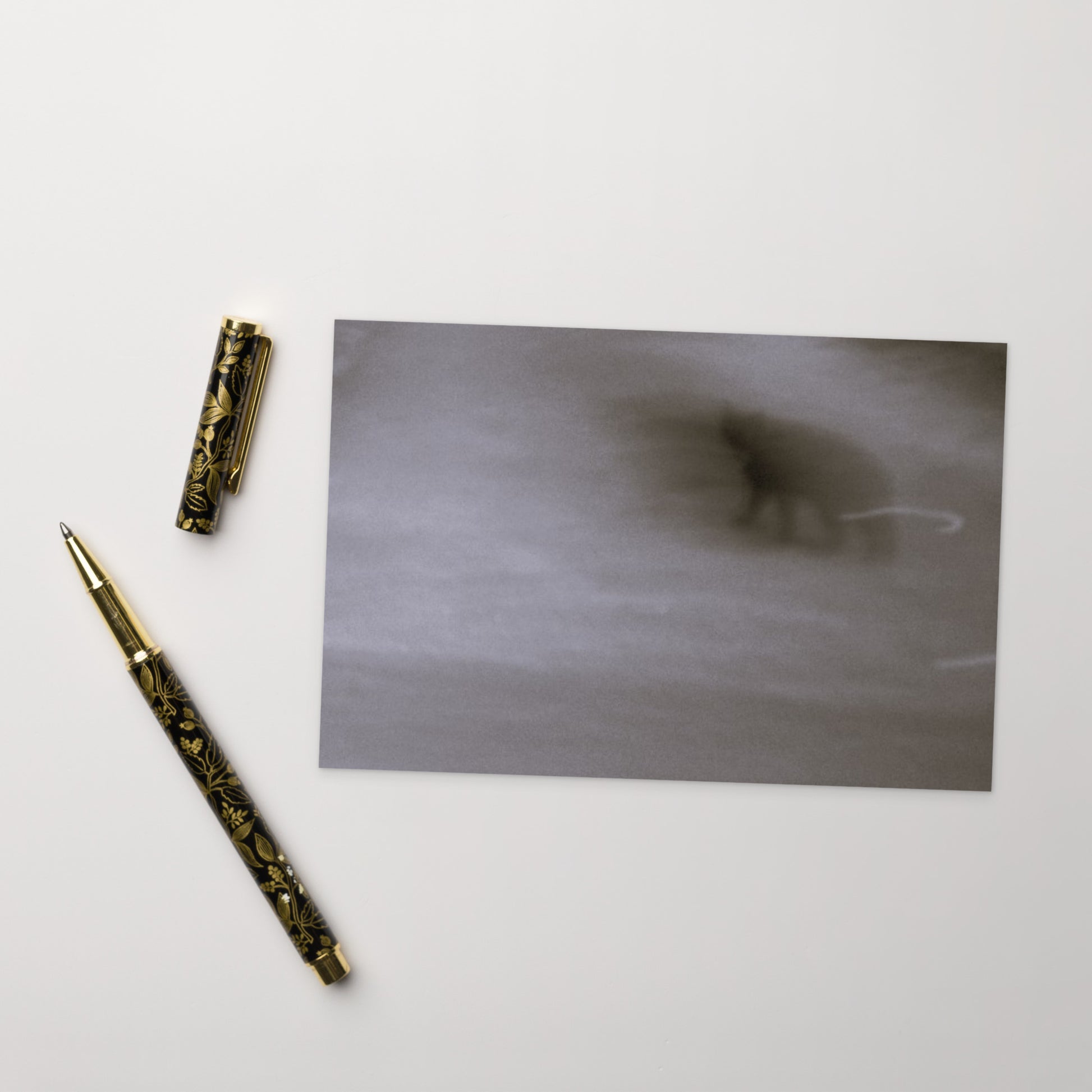 Minimalist streetwear style postcard featuring the 'Cat (B&W)' photo art. / モードストリート系ポストカード：「猫（モノクロ）」のフォトアートを配したデザイン。