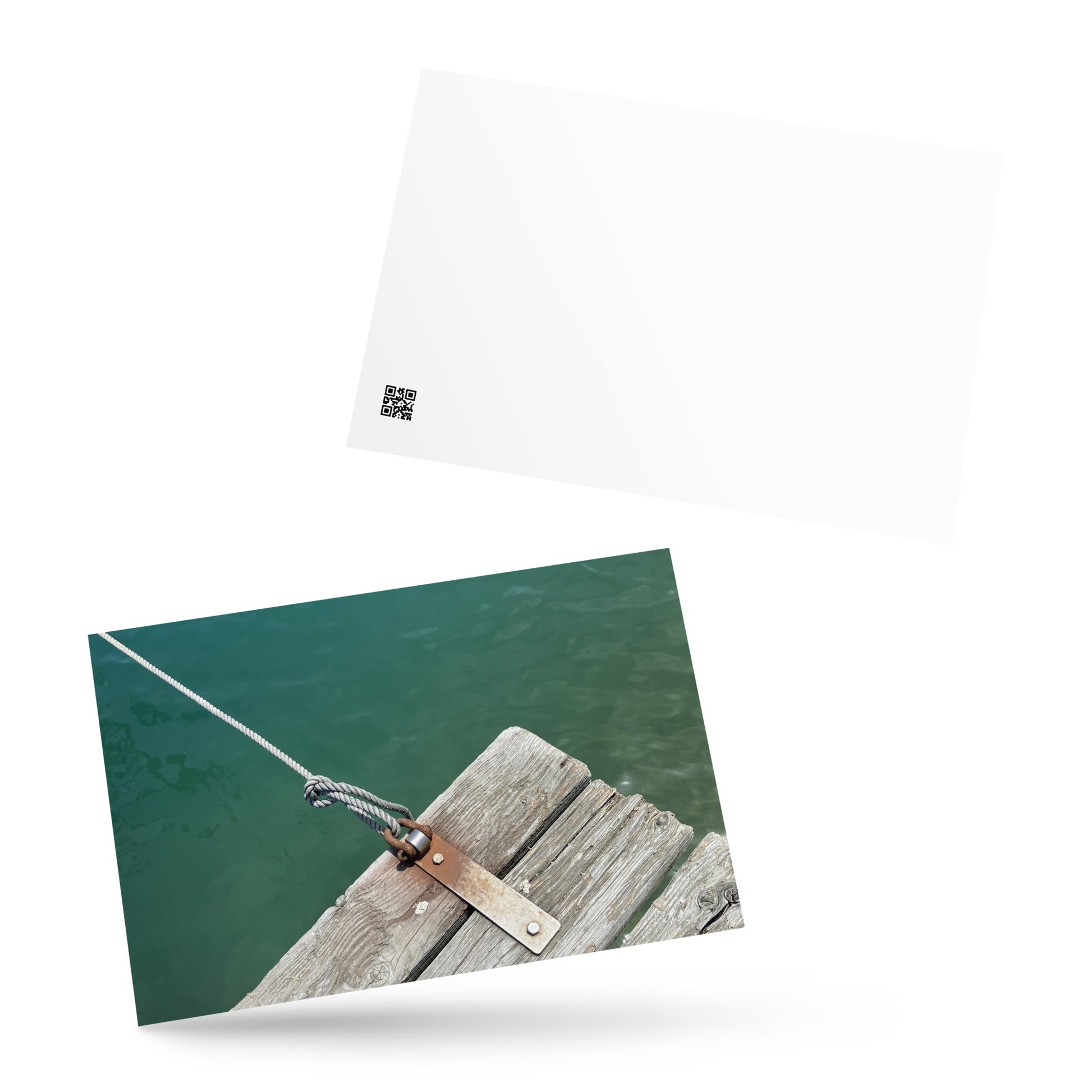 Minimalist art postcard featuring the 'Sea, Pier and Rope' photo art. / ポストカード：「海、桟橋、ロープ」のフォトアートを配したミニマリストデザイン。