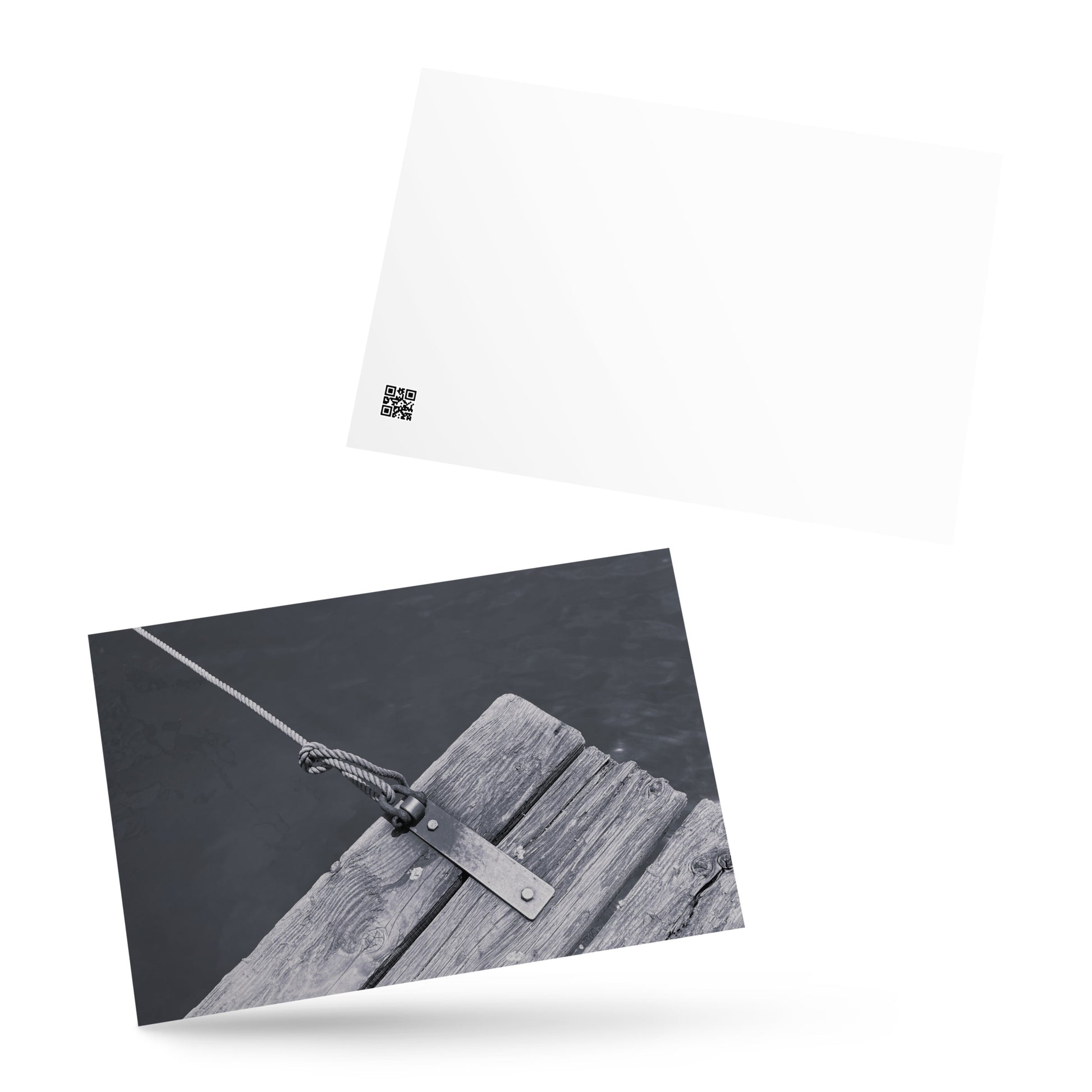 Minimalist art postcard featuring the 'Ocean Pier (B&W)' photo art. / ポストカード：「海の桟橋 (モノクロ)」のフォトアートを配したミニマリストデザイン。