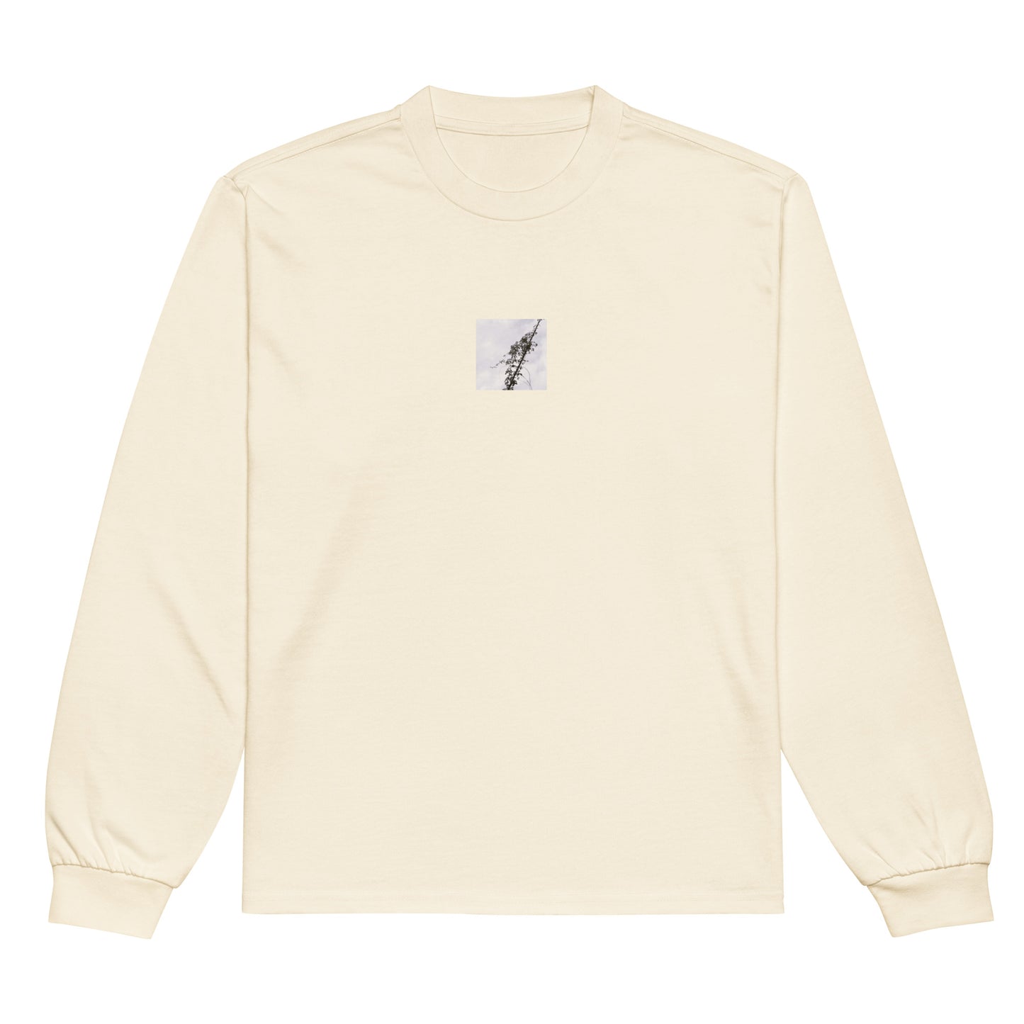 Minimalist mode style unisex premium heavyweight ecru long sleeve shirt with a 'Vines Entangled on a Utility Pole' black and white photo print / モードストリート系ユニセックス・プレミアムヘビーウェイト長袖Tシャツ（エクリュ）、フロントに「電柱に絡まるツル」のモノクロ写真プリント（長袖Tシャツ）