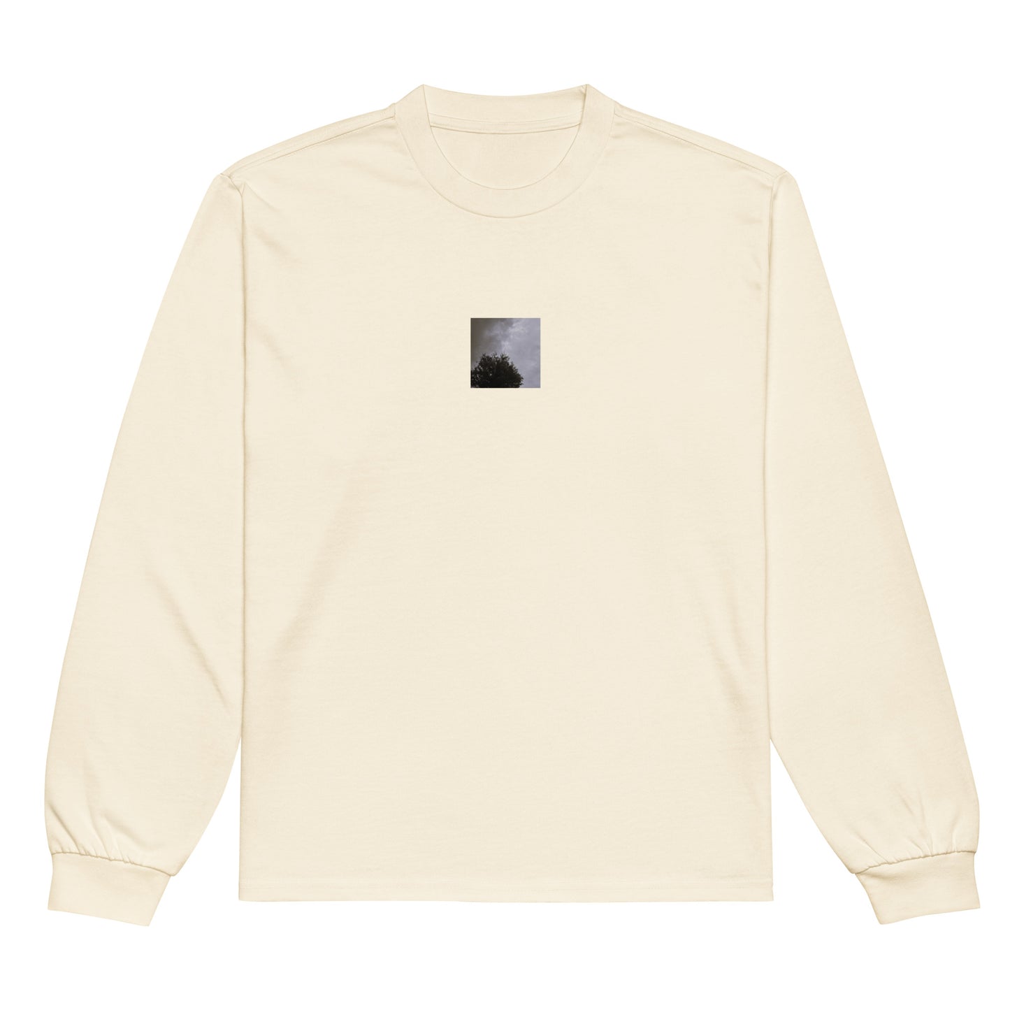 Minimalist mode style unisex premium heavyweight ecru long sleeve shirt with a 'Clouds & Tree' black and white photo print / モードストリート系ユニセックス・プレミアム・ヘビーウェイト長袖Tシャツ（エクリュ）、フロントに「Clouds & Tree（雲と木）」のモノクロ写真プリント（長袖Tシャツ）