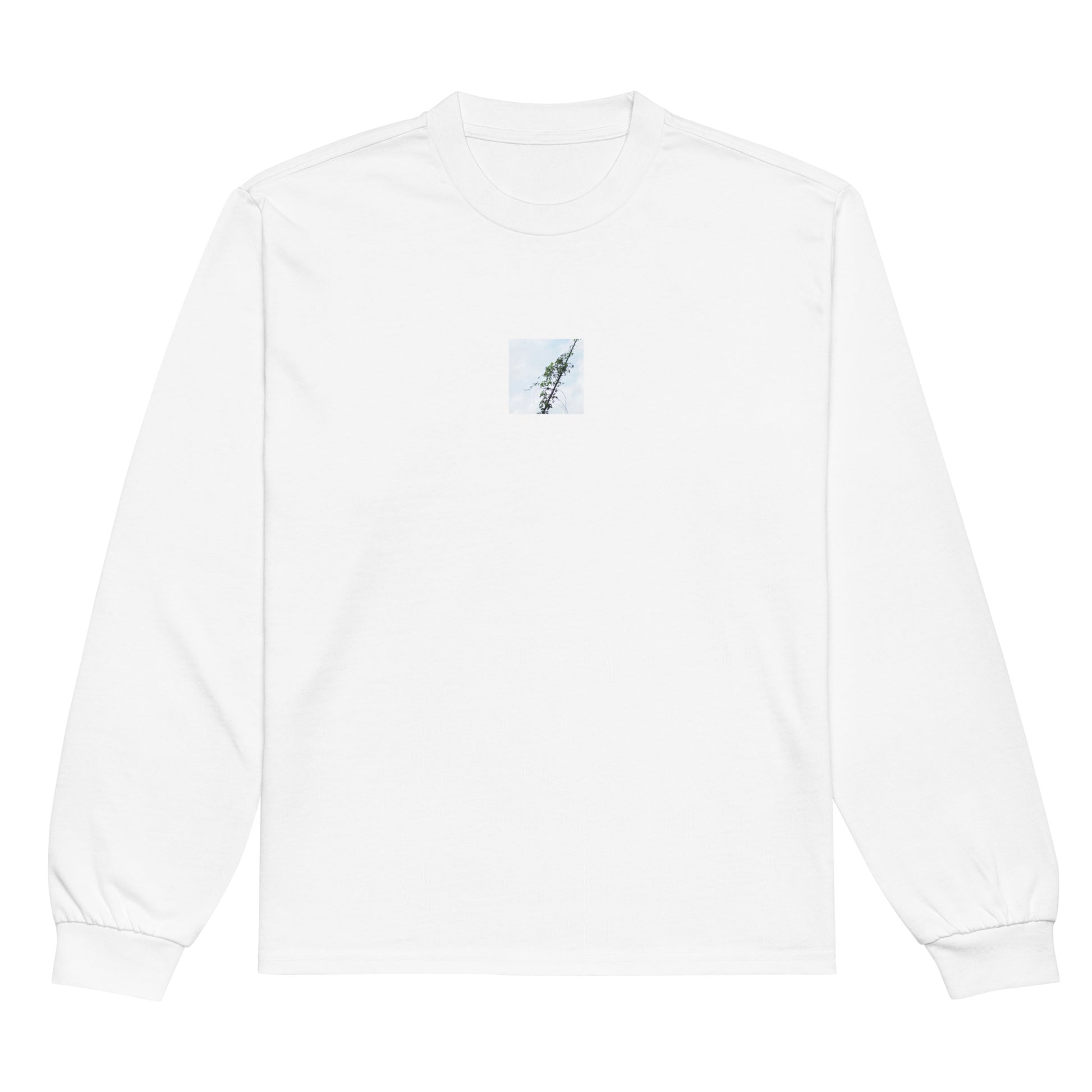 Minimalist mode style unisex premium heavyweight white long sleeve shirt with a 'Vines Entangled on a Utility Pole' photo print / モードストリート系ユニセックス・プレミアムヘビーウェイト長袖Tシャツ（ホワイト）、フロントに「電柱に絡まるツル」の写真プリント（長袖Tシャツ）
