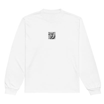 Minimalist mode style unisex premium heavyweight white long sleeve shirt with a 'Bare Tree' black and white photo print / モードストリート系ユニセックス・プレミアム・ヘビーウェイト長袖Tシャツ（ホワイト）、フロントに「Bare Tree（枯れ木）」のモノクロ写真プリント（長袖Tシャツ）