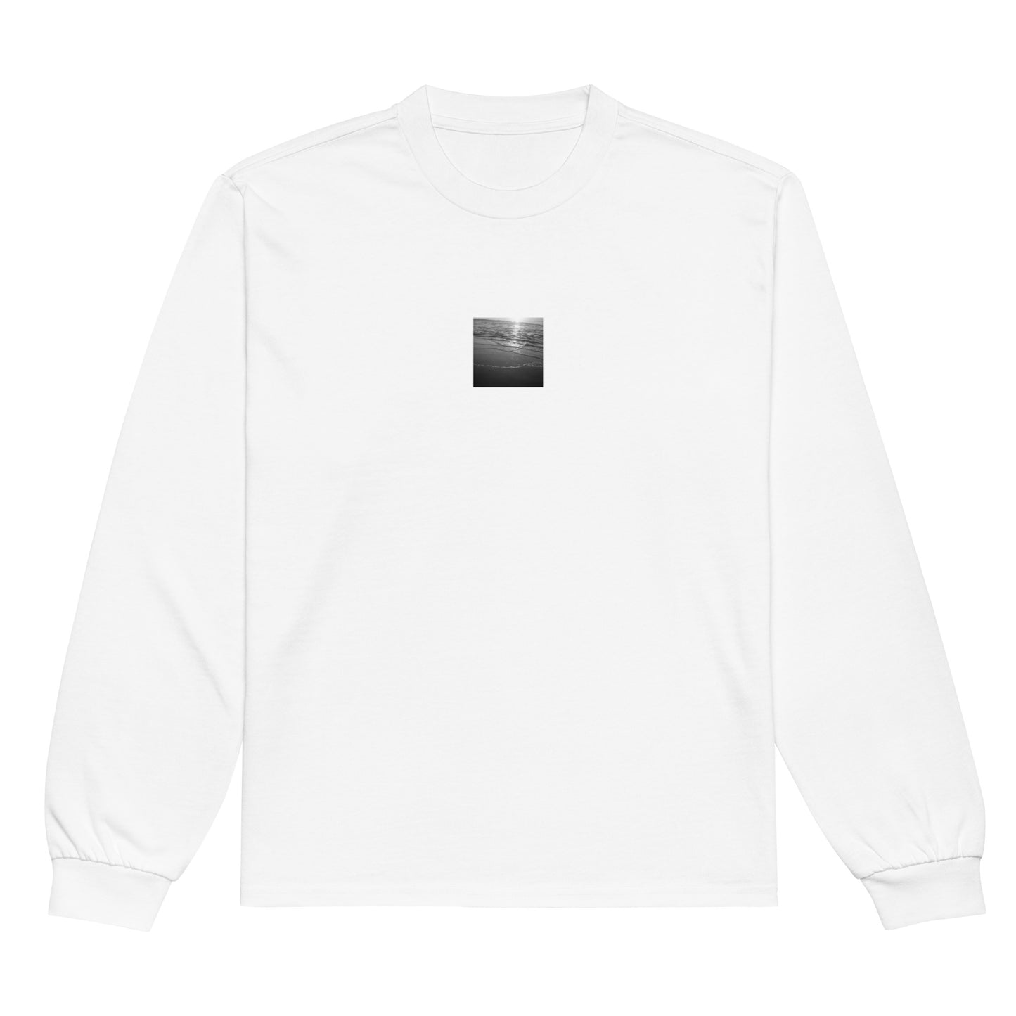 Minimalist mode style unisex premium heavyweight long sleeve shirt in white with an 'Ocean Beach' black and white photo print / モードストリート系ユニセックス・プレミアム・ヘビーウェイト長袖Tシャツ（ホワイト）、「Ocean Beach（オーシャンビーチ）」のモノクロ写真プリント