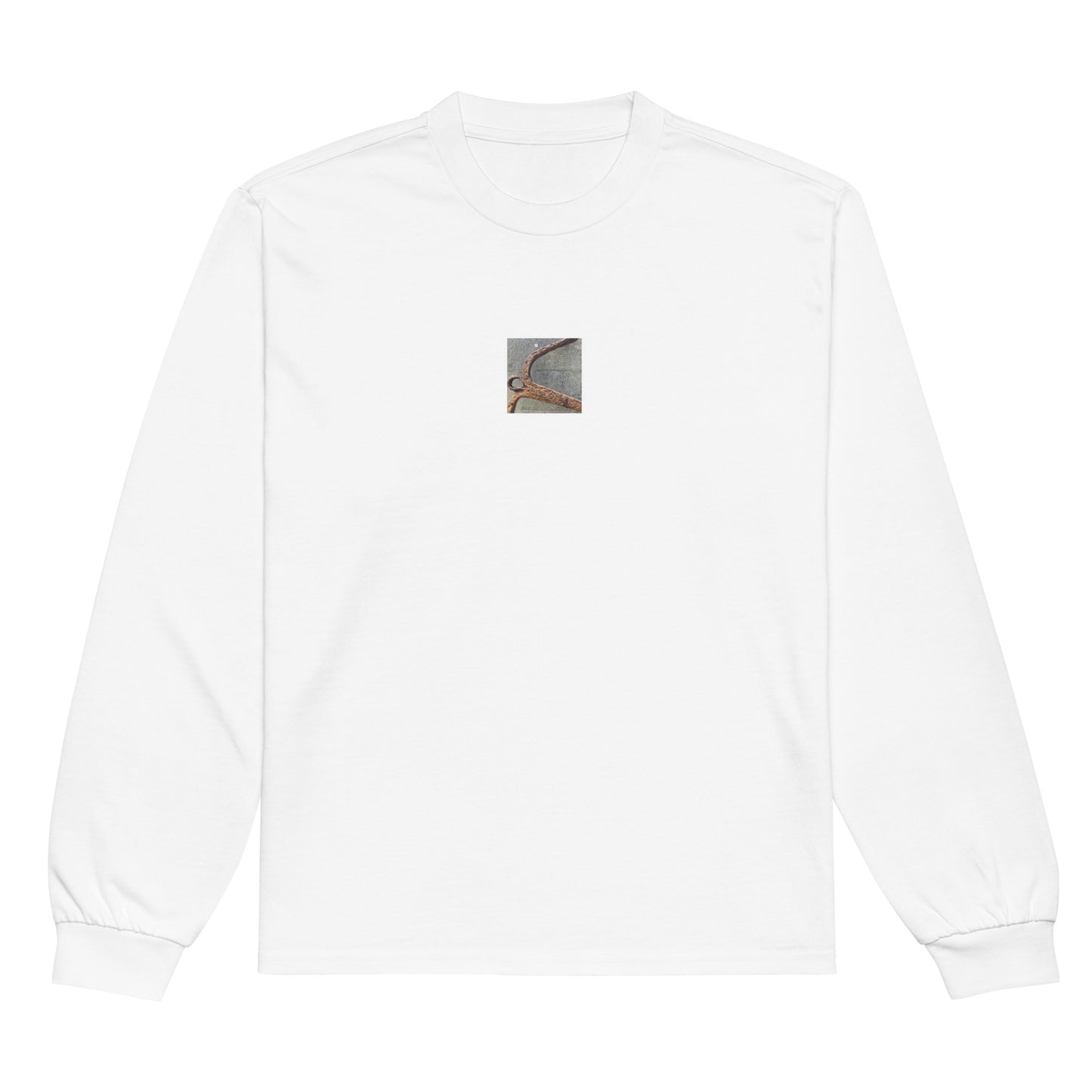 Minimalist streetwear style premium heavyweight long sleeve shirt in white featuring the 'Anchor' photo art on the front. / モードストリート系プレミアム・ヘビーウェイト長袖Tシャツ（ホワイト）フロントに「アンカー（錨）」のフォトアートを配したデザイン。