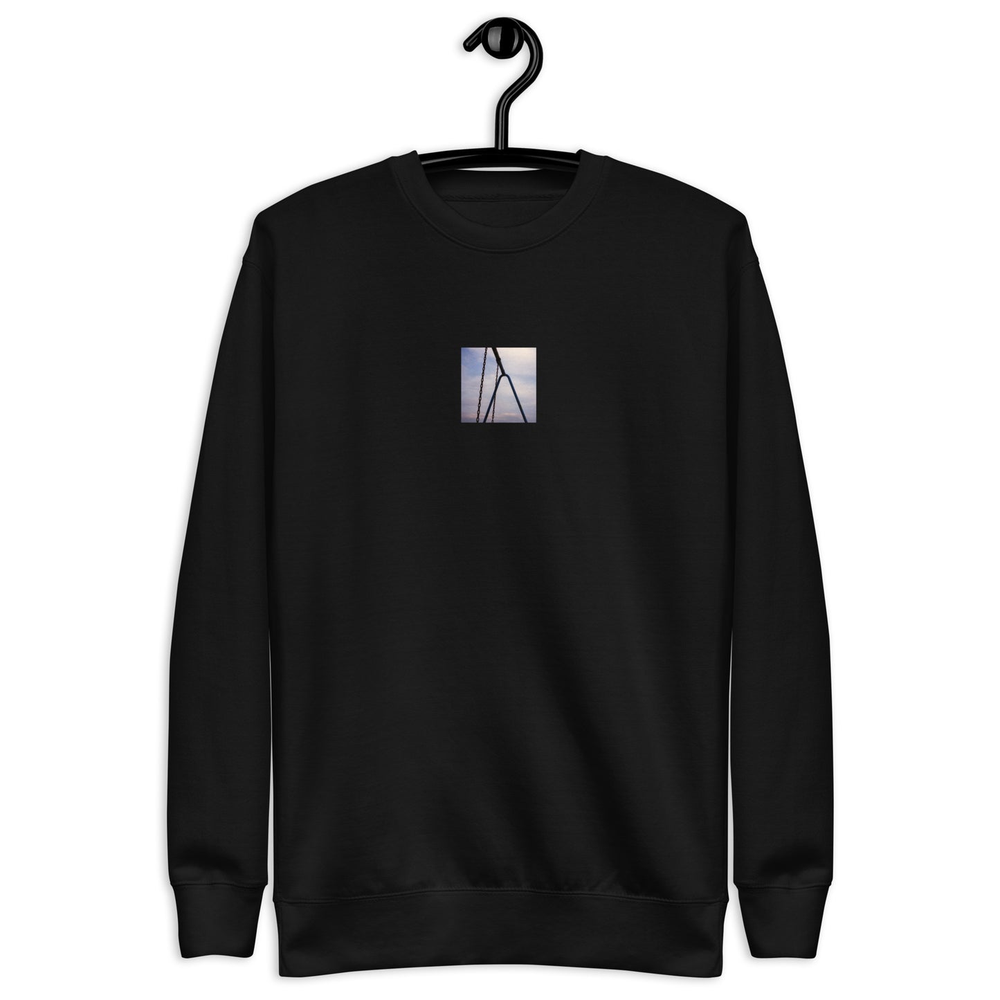 【Black】
Minimalist mode street style oversized black T-shirt with a playground swing photo print on the front / モードストリート系オーバーサイズTシャツ（ブラック）、フロントに公園のブランコの写真プリント