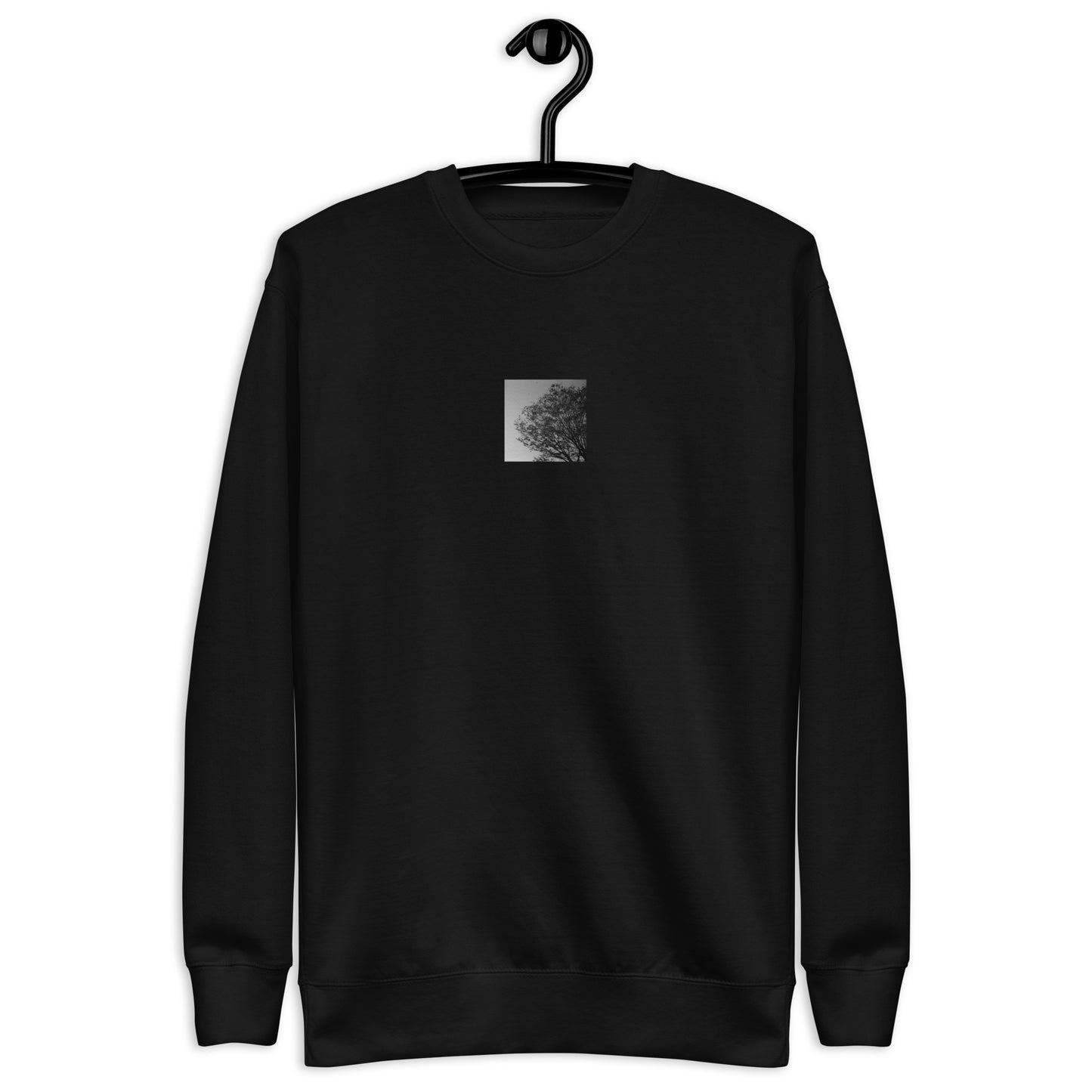 【Black】
Minimalist mode style unisex premium black sweatshirt with a 'Tree and Wind' black and white photo print on the front / モードストリート系ユニセックス・プレミアムスウェット（ブラック）、フロントに「木と風」のモノクロ写真プリント（スウェット）