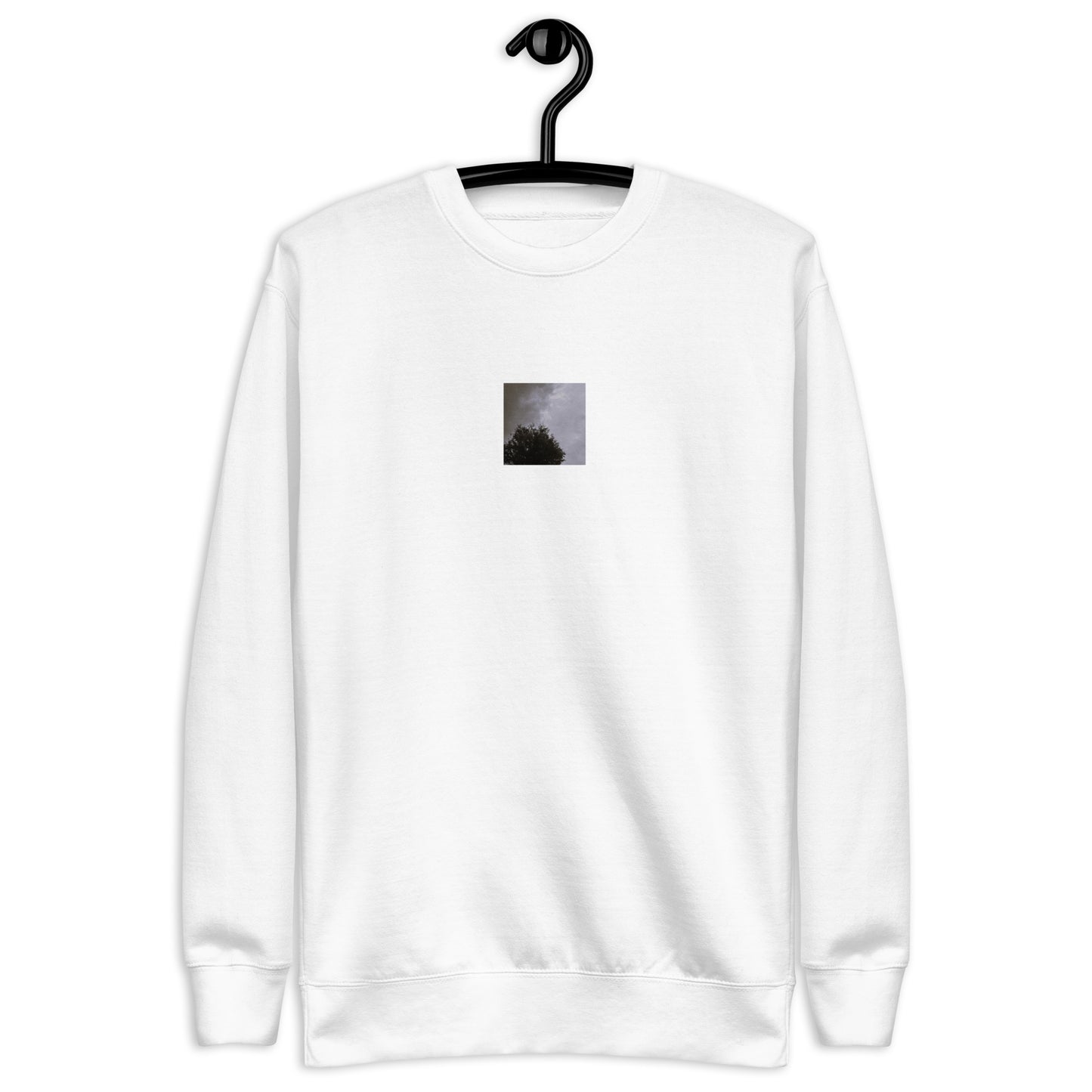 Minimalist mode style unisex white premium sweatshirt with a 'Clouds & Tree' black and white photo print / モードストリート系ユニセックス・ホワイト・プレミアムスウェット、フロントに「Clouds & Tree（雲と木）」のモノクロ写真プリント（スウェット）