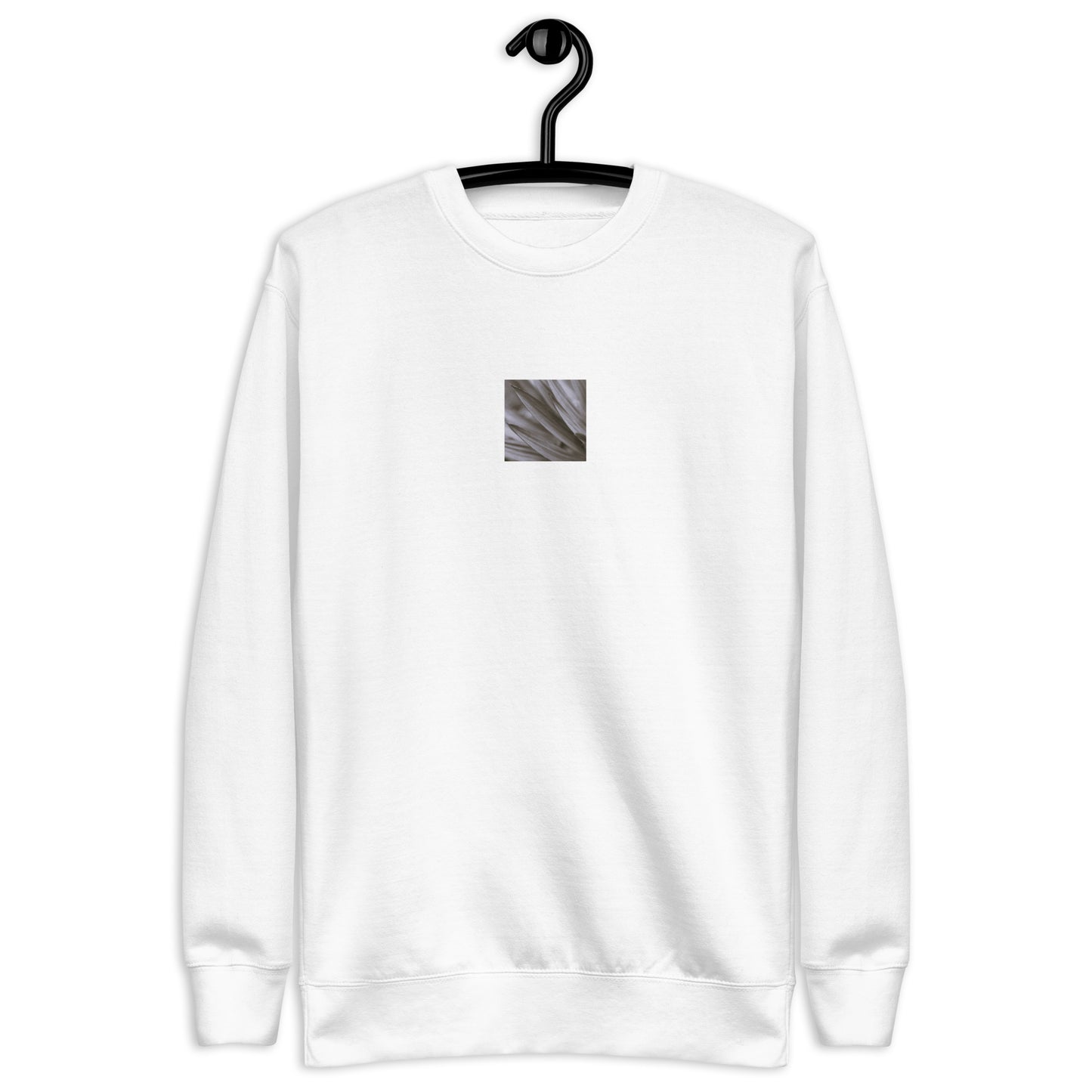 Minimalist mode style unisex white premium sweatshirt with a 'Yucca Plant' black and white photo print / モードストリート系ユニセックス・ホワイト・プレミアムスウェット、フロントに「Yucca Plant（ユッカの植物）」のモノクロ写真プリント（スウェット）