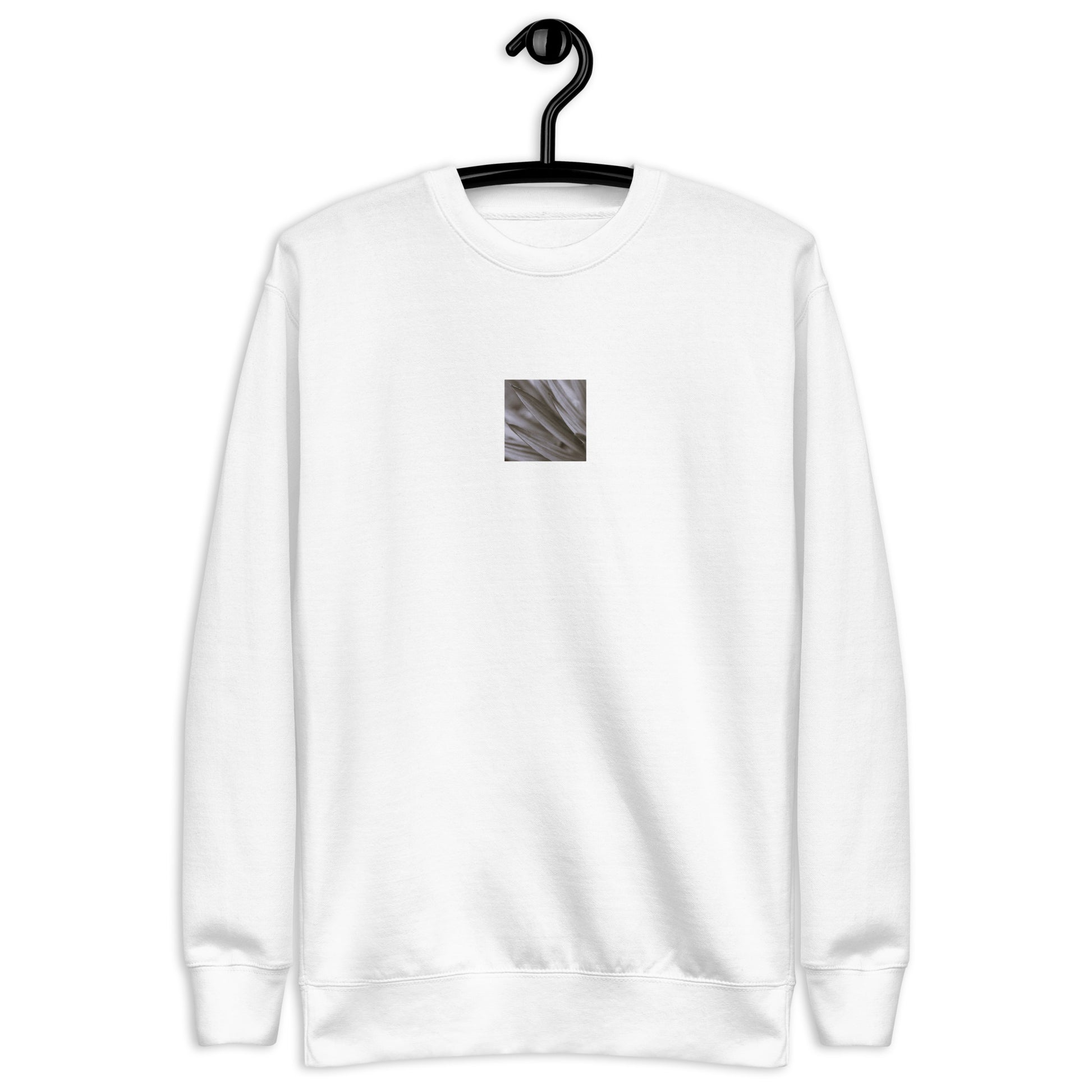 Minimalist mode style unisex white premium sweatshirt with a 'Yucca Plant' black and white photo print / モードストリート系ユニセックス・ホワイト・プレミアムスウェット、フロントに「Yucca Plant（ユッカの植物）」のモノクロ写真プリント（スウェット）