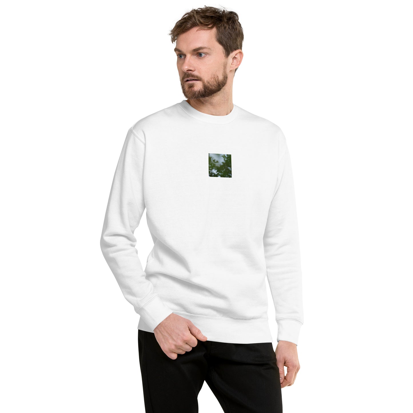 Minimalist streetwear style unisex premium sweatshirt in white, featuring a 'Tree Branches' botanical print on the chest. / Tree Branches プレミアム・スウェット（ホワイト）：清潔感のある白地にボタニカルな枝が映える、モダンでミニマルなモードストリート系スウェット。