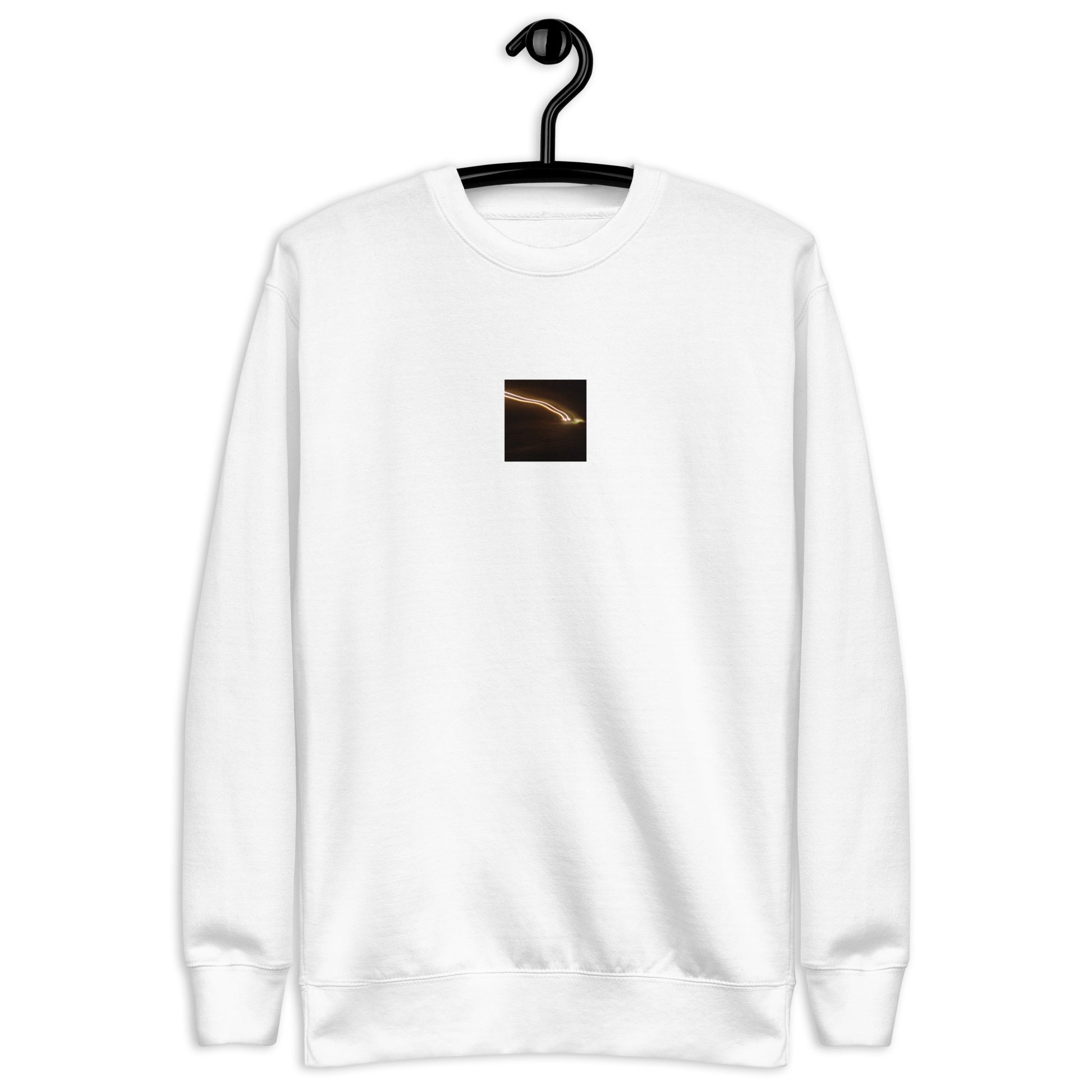 Minimalist streetwear style unisex premium sweatshirt in white, featuring a 'Night Car Lights' photograph print on the chest. / Night Car Lights プレミアム・スウェット（ホワイト）：清潔感のある白地に、都会の光の軌跡を捉えたデザインが際立つモードストリート系スウェット。