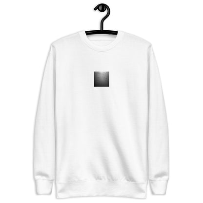 Minimalist streetwear style unisex premium sweatshirt in white featuring the 'Beach Footprints (B&W)' photo art. / フロントに「砂浜の足跡（モノクロ）」のフォトアートを配した、モードストリート系プレミアム・スウェットシャツ（ホワイト）。