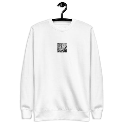Minimalist streetwear style unisex premium sweatshirt in white featuring the 'Ginkgo Biloba (B&W)' photo art on the front. / モードストリート系ユニセックス・プレミアム・スウェットシャツ（ホワイト）フロントに「イチョウ (モノクロ)」のフォトアートを配したデザイン。