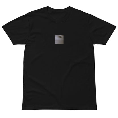 Minimalist streetwear style premium T-shirt in black featuring the 'Cat (B&W)' photo art on the front. / モードストリート系プレミアムTシャツ（ブラック）フロントに「猫（モノクロ）」のフォトアートを配したデザイン。