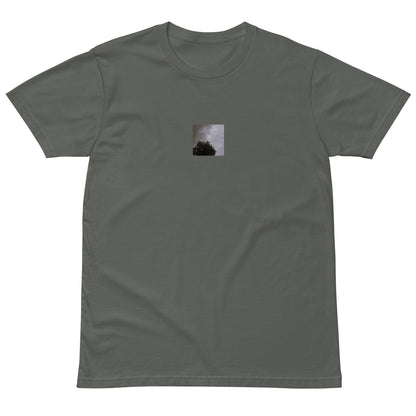 Minimalist mode style unisex premium charcoal t-shirt with a 'Clouds & Tree' black and white photo print / モードストリート系ユニセックス・プレミアムTシャツ（チャコール）、フロントに「Clouds & Tree（雲と木）」のモノクロ写真プリント（Tシャツ）